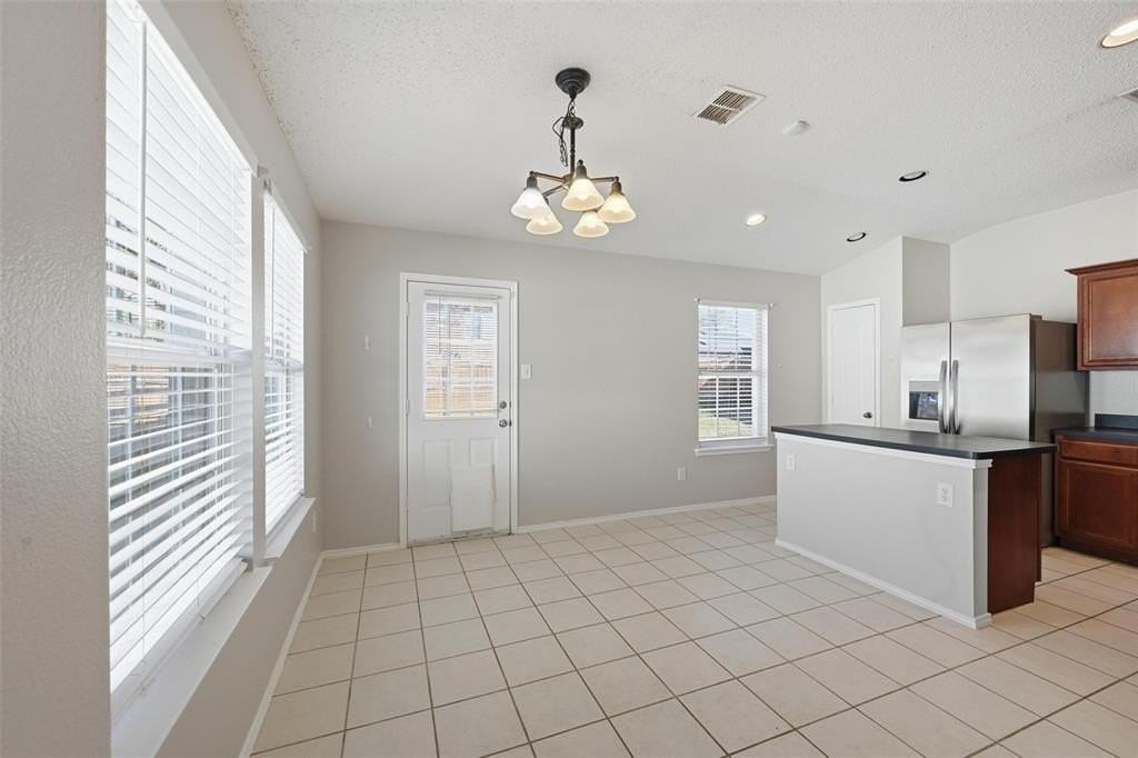 1665 Crown Point Dr - Photo 6 of 20