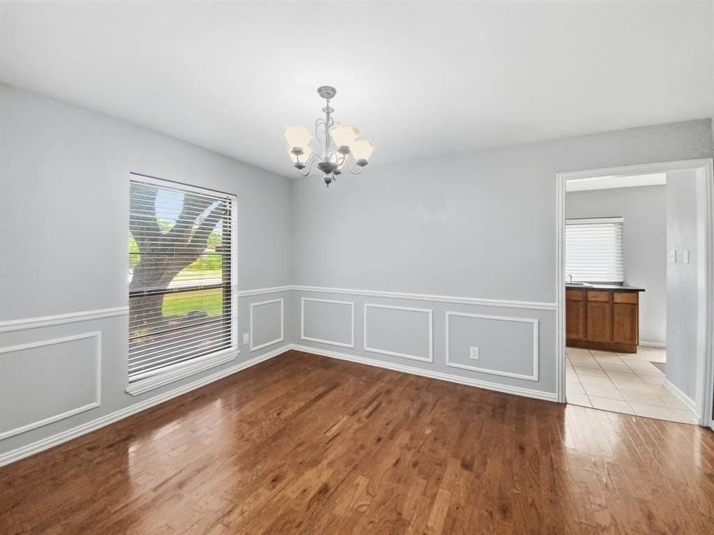 1612 Shreveport Trl - Photo 2 of 14