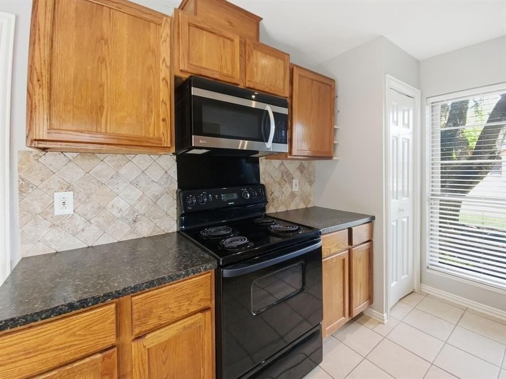 1612 Shreveport Trl - Photo 5 of 14