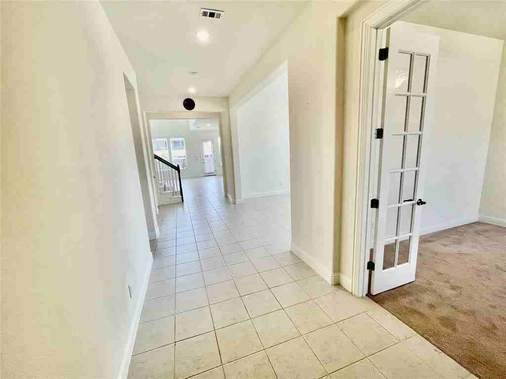 10826 Pattison Dr - Photo 5 of 40