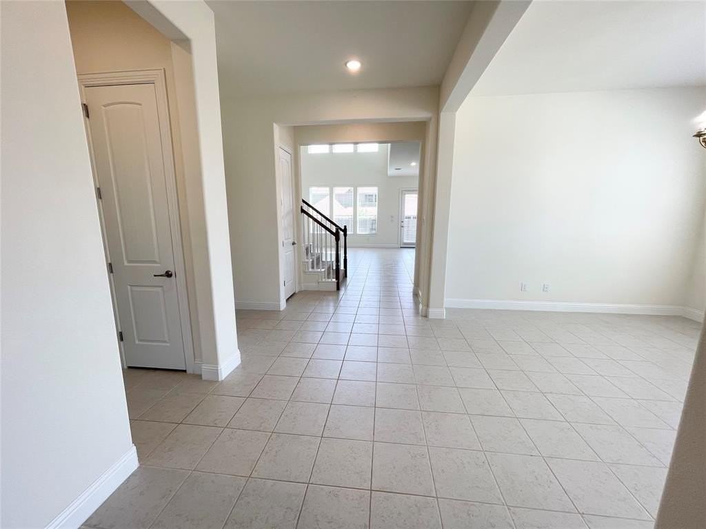 10826 Pattison Dr - Photo 6 of 40