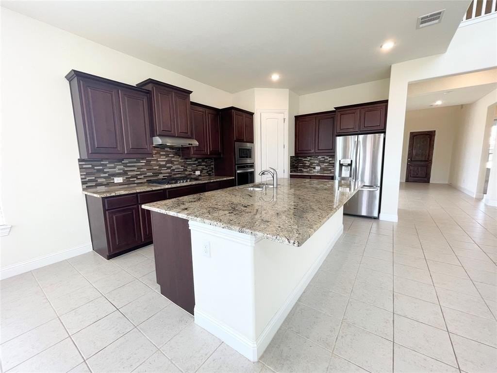 10826 Pattison Dr - Photo 7 of 40