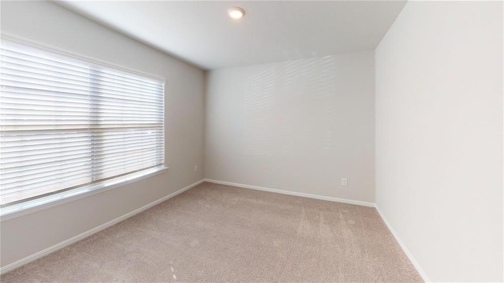 2404 Chapel Oaks Dr - Photo 2 of 18