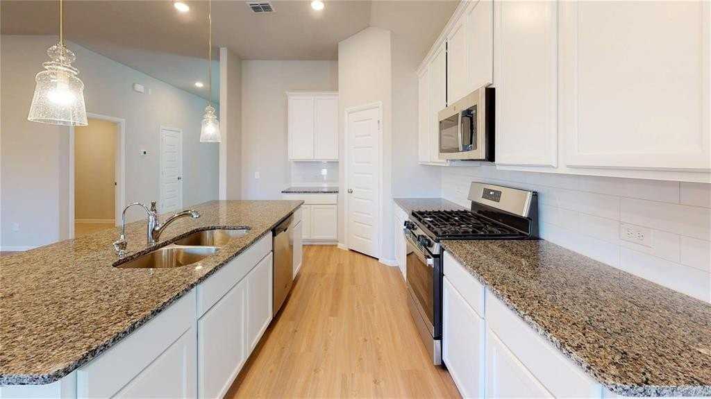 2404 Chapel Oaks Dr - Photo 5 of 18