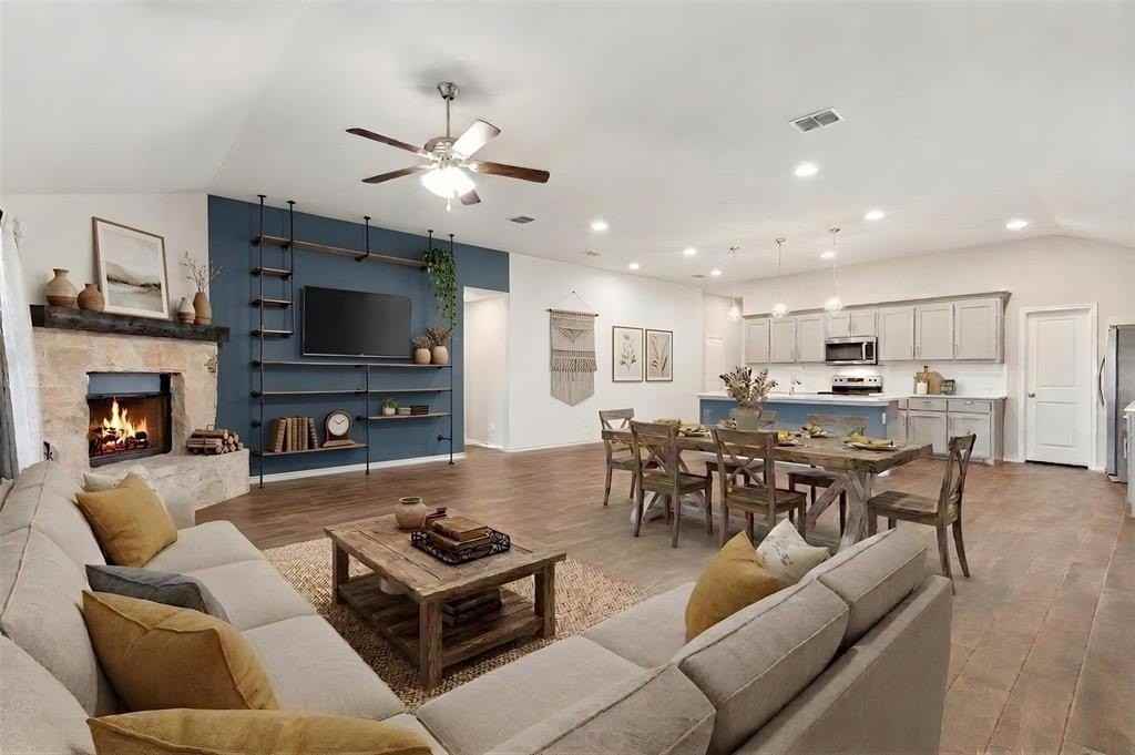 3421 Riverside Dr - Photo 2 of 37