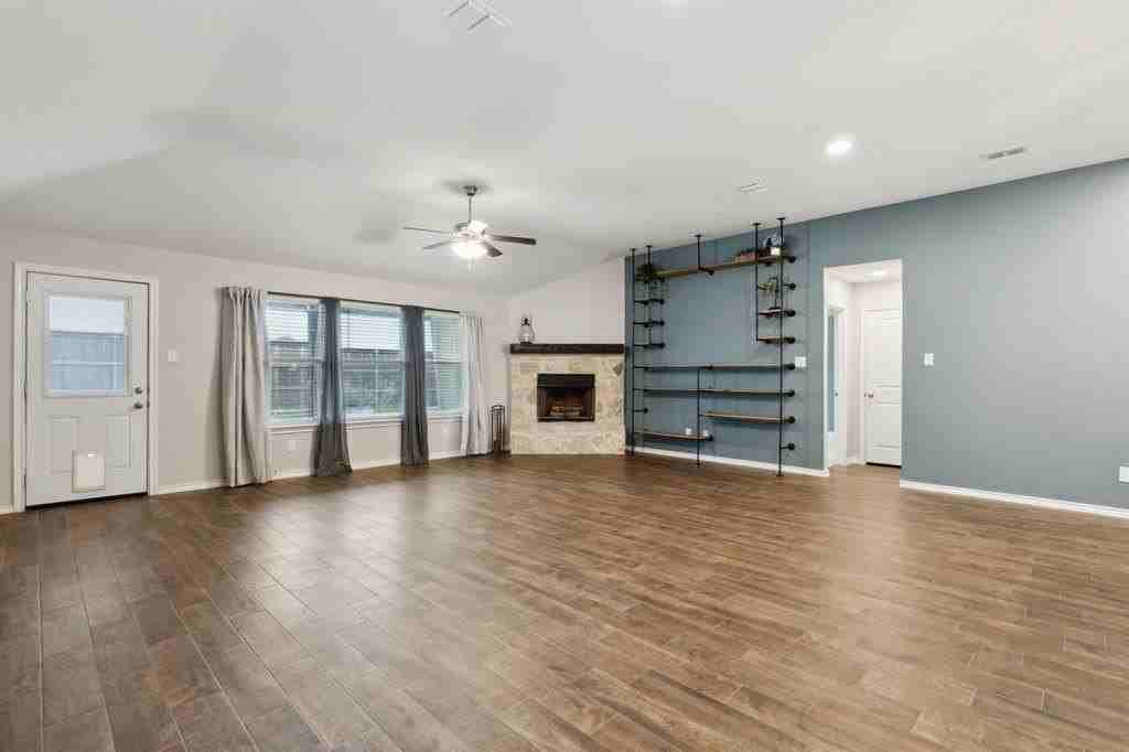 3421 Riverside Dr - Photo 7 of 37