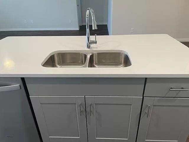 3008 Kingsgarden Rd - Photo 4 of 9