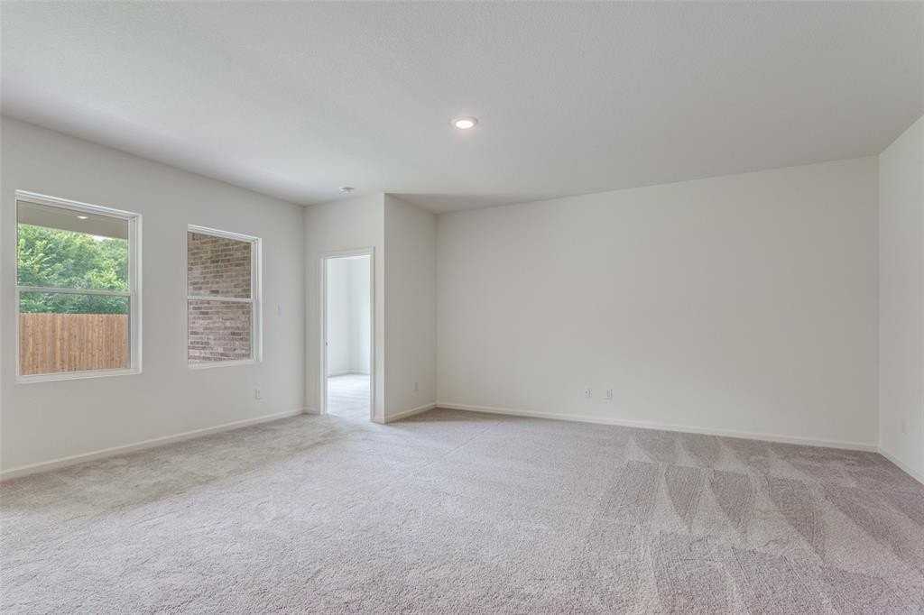 41 Glen Crossing Rd - Photo 5 of 12