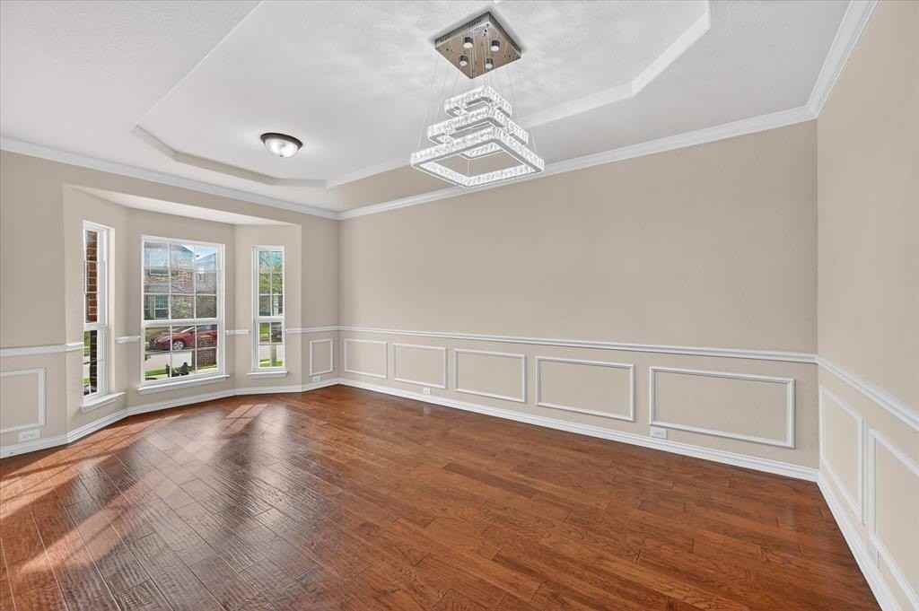 9821 Nolina Rd - Photo 5 of 40