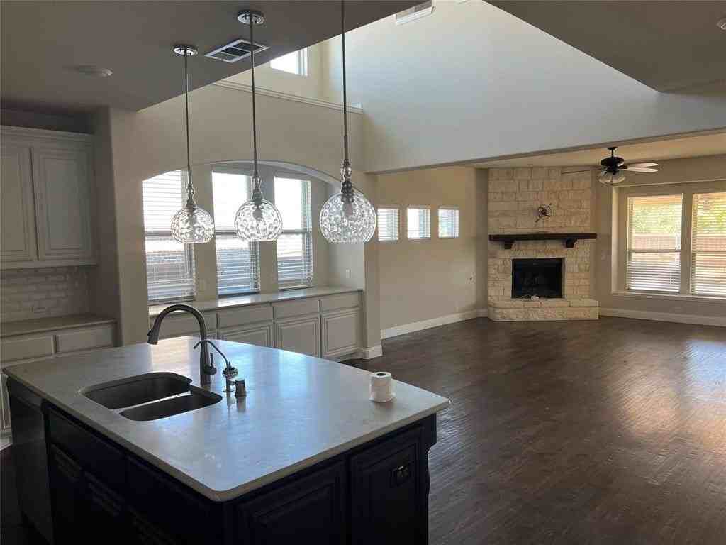 1319 Lantern Faith Dr - Photo 5 of 19