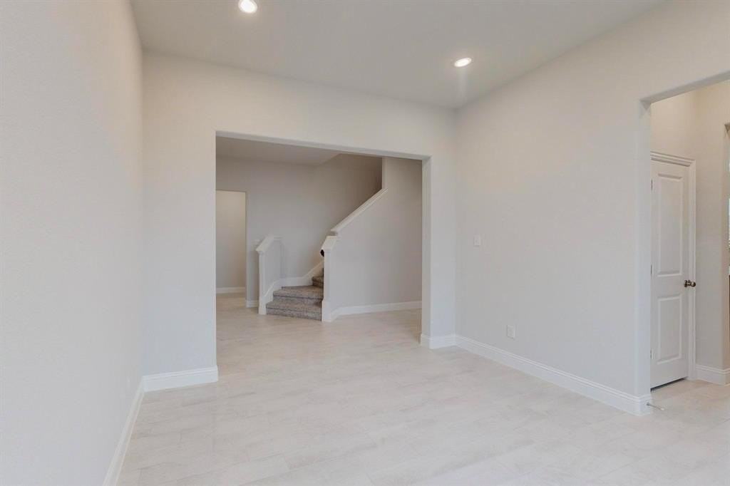 200 Tartane Dr - Photo 4 of 39