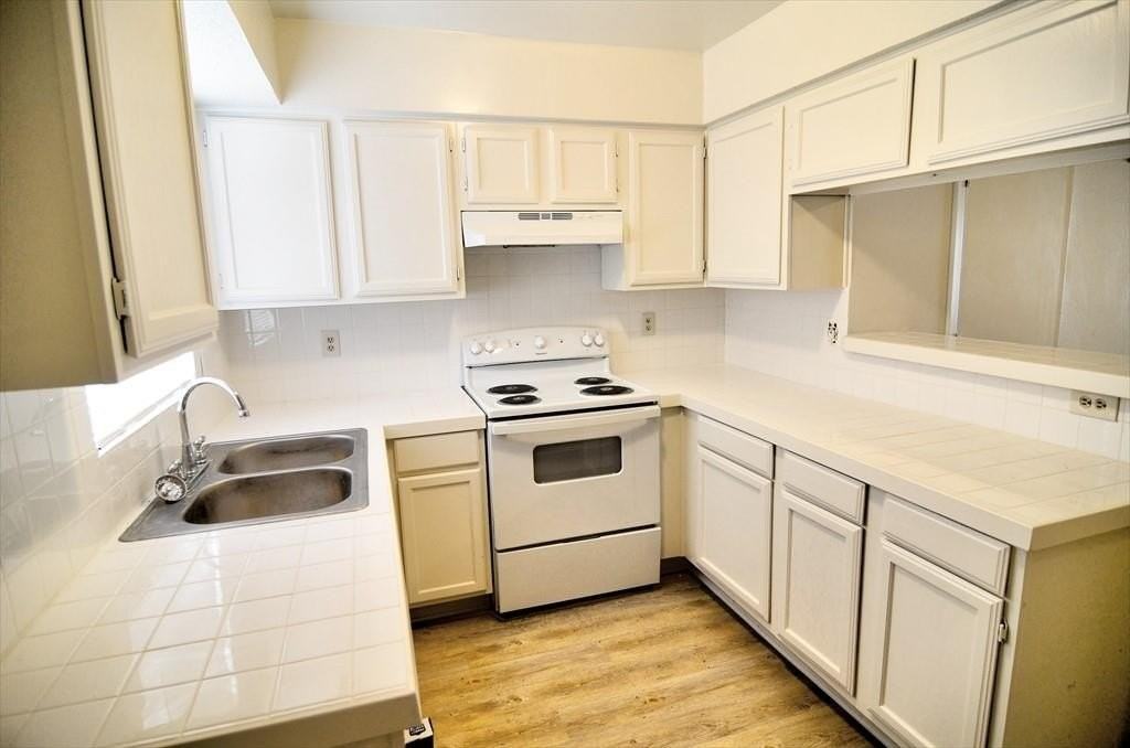 9563 Olde Towne Row - Photo 4 of 7