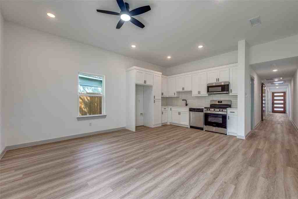 1509 Locust St #B - Photo 2 of 13