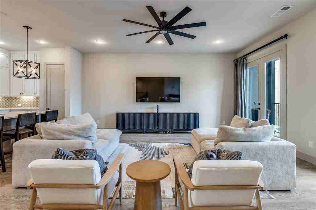 1434 Elevado Dr - Photo 2 of 20