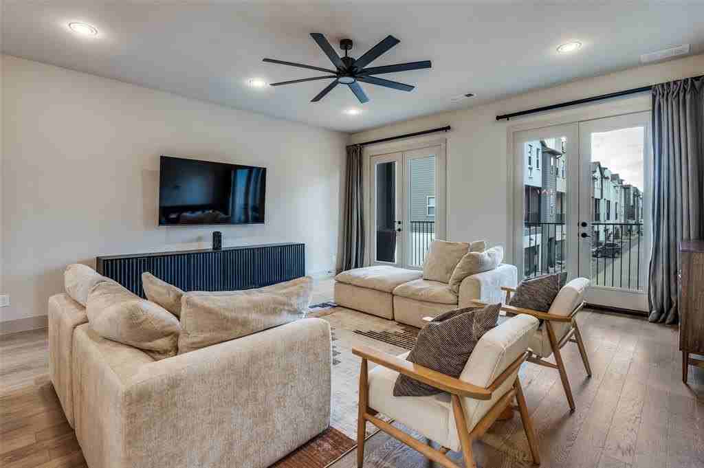 1434 Elevado Dr - Photo 3 of 20