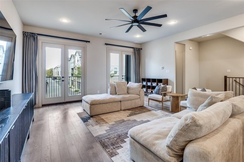 1434 Elevado Dr - Photo 4 of 20