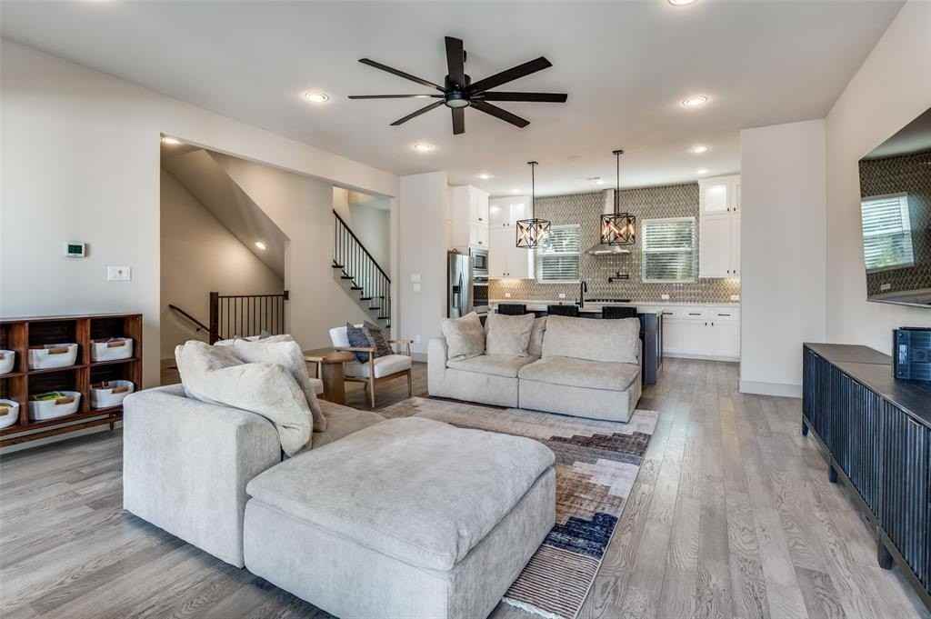 1434 Elevado Dr - Photo 5 of 20