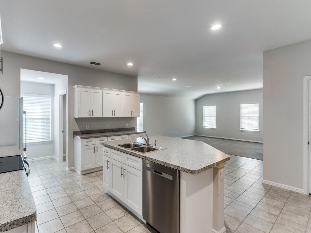 233 Abingdon St - Photo 3 of 12