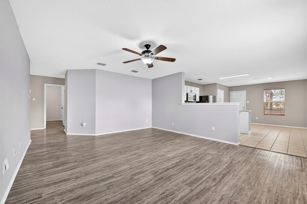 1444 Sun Breeze Dr - Photo 7 of 40