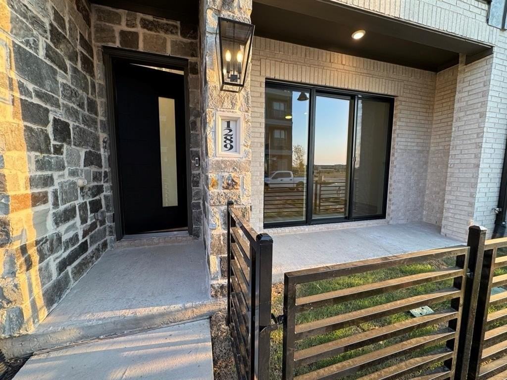 1289 Doris May Dr - Photo 3 of 37