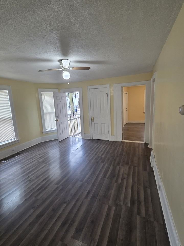 3416 N 17th St #1 - Photo 3 of 10