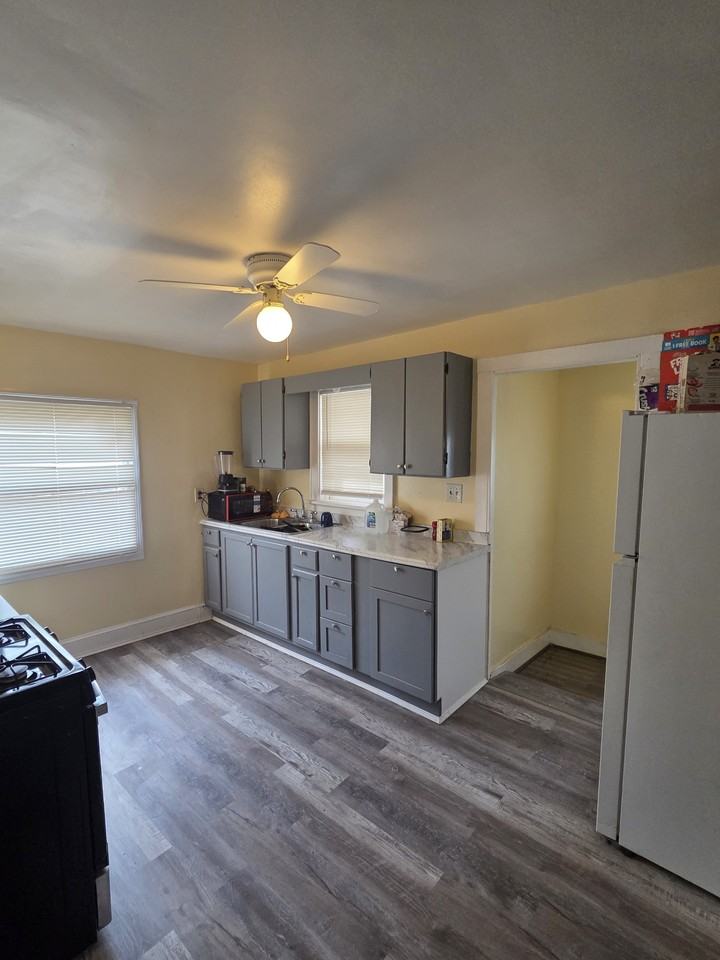 3416 N 17th St #1 - Photo 4 of 10