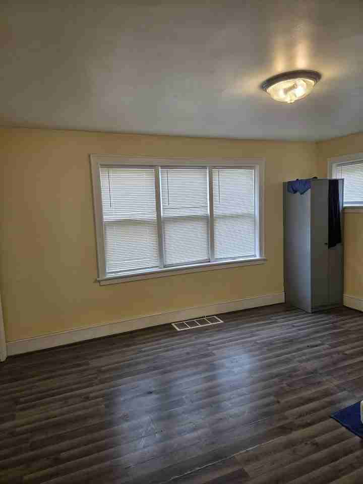 3416 N 17th St #1 - Photo 6 of 10