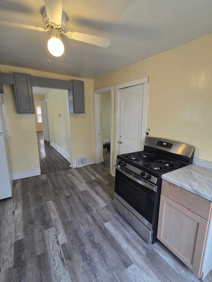 3416 N 17th St #1 - Photo 7 of 10