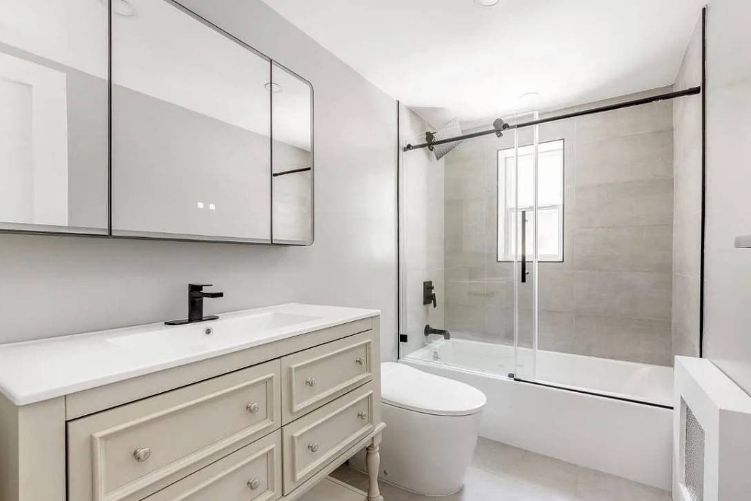 20812 53rd Ave #1stFL - Photo 3 of 4