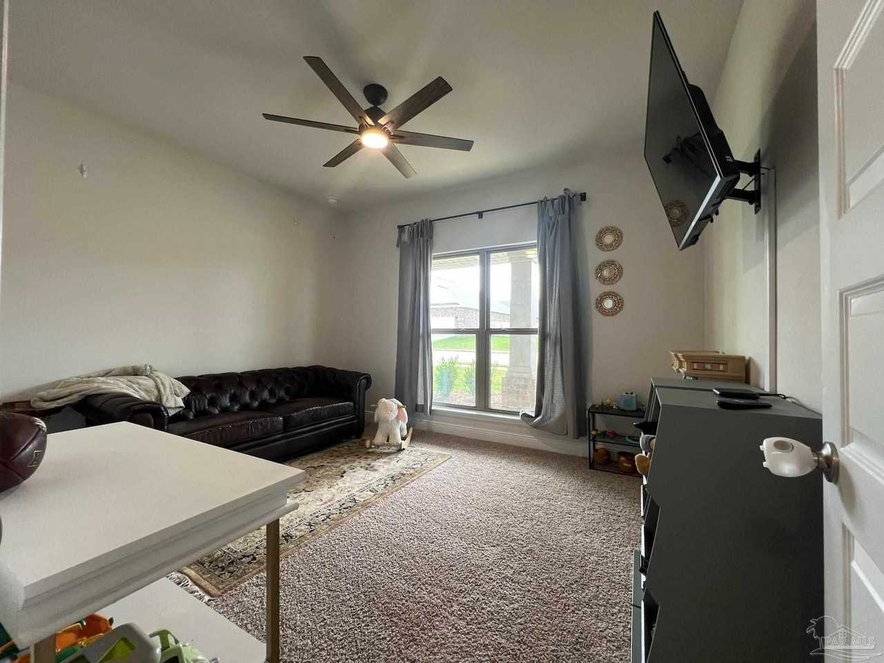 8026 Burnside Loop - Photo 3 of 34