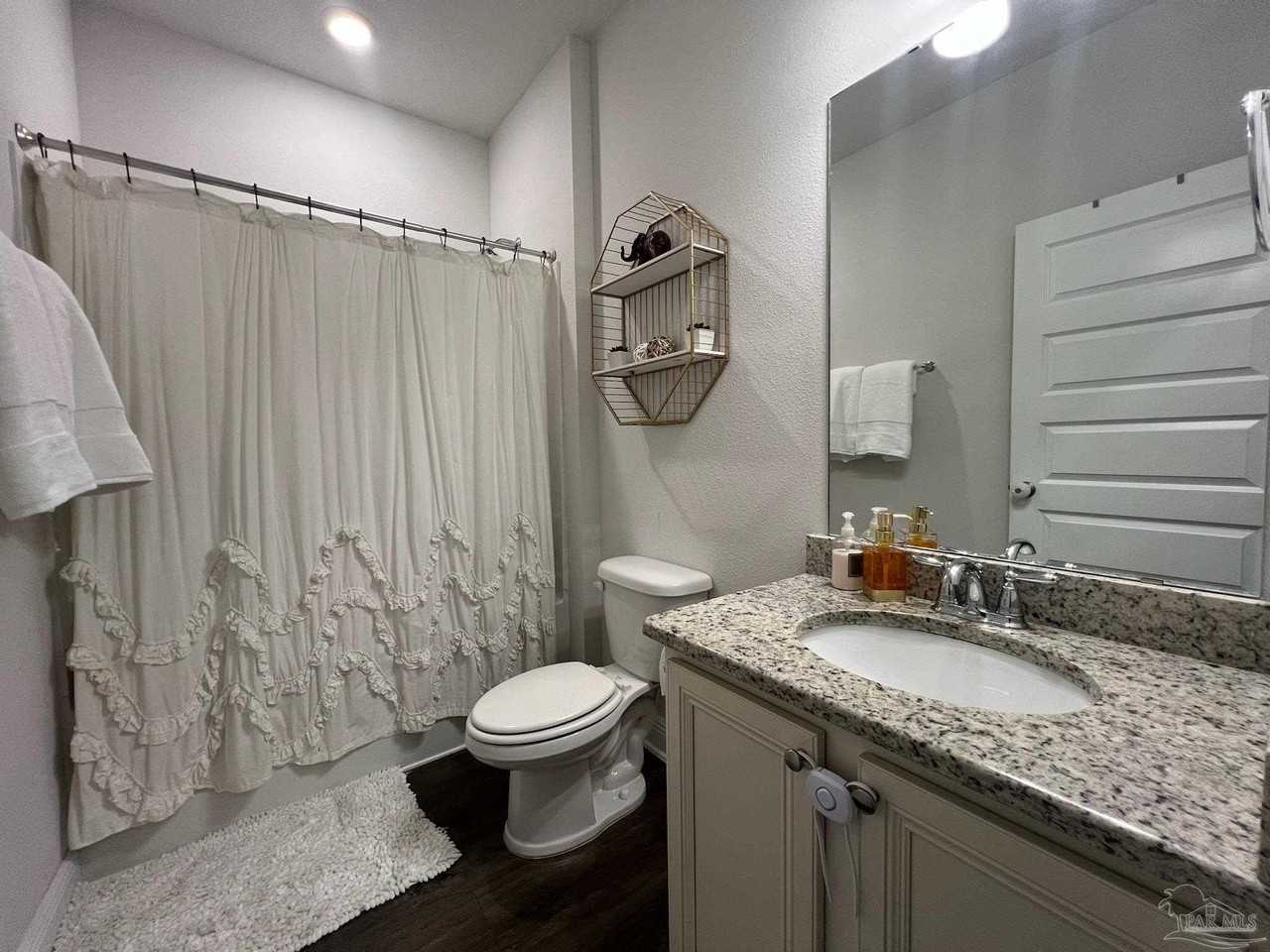 8026 Burnside Loop - Photo 7 of 34