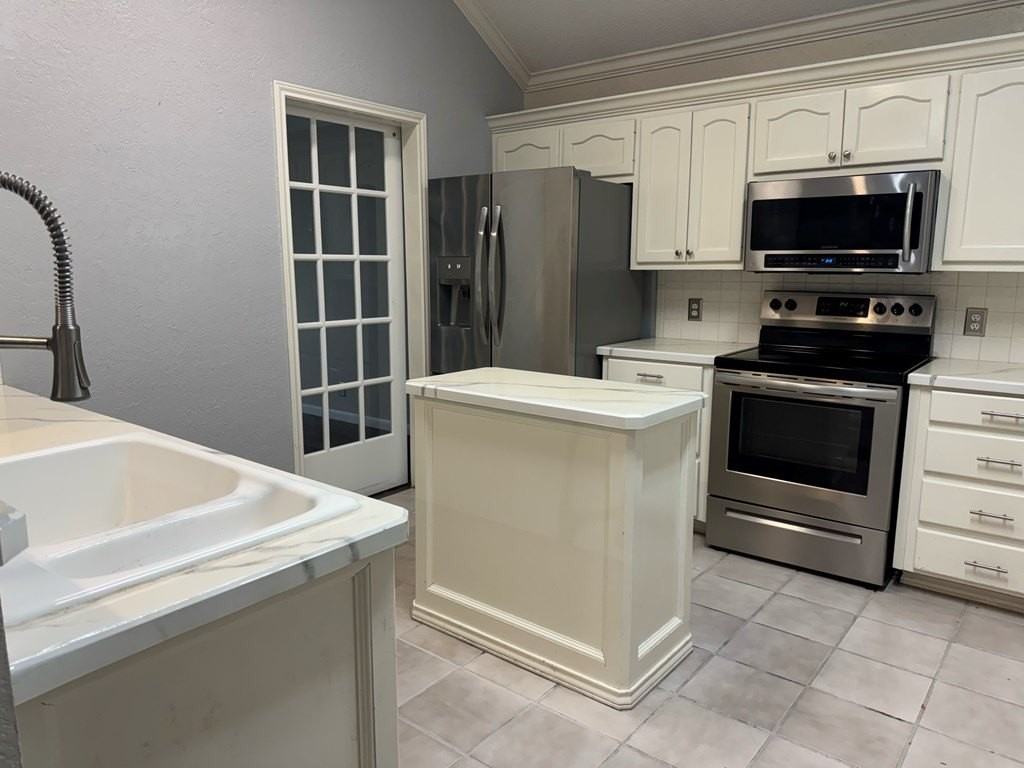 3214 Mark Ln - Photo 6 of 19