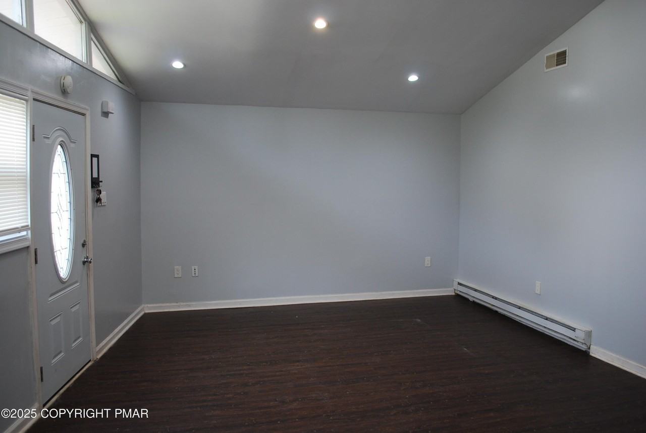 1119 Knollwood Dr - Photo 2 of 21