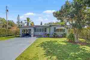 featured image of 7601 Sw 59th Ct