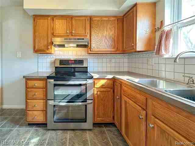 4453 Newberry St - Photo 6 of 17