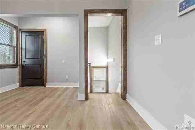 767 Navahoe St - Photo 5 of 44