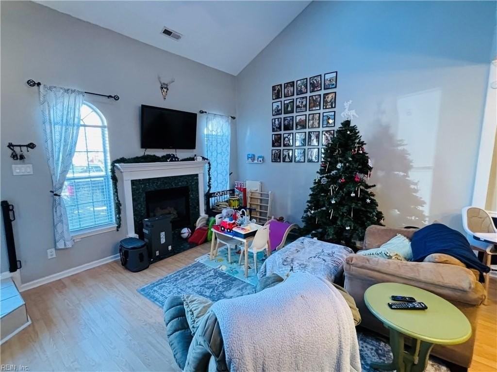 846 S Lake Cir - Photo 2 of 19