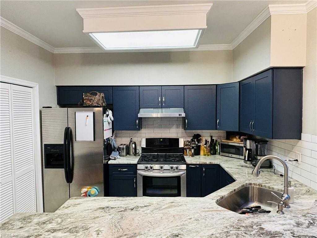 846 S Lake Cir - Photo 3 of 19