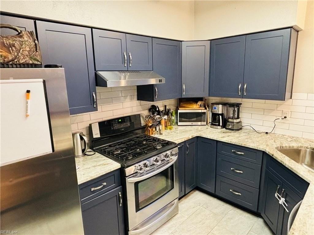 846 S Lake Cir - Photo 4 of 19