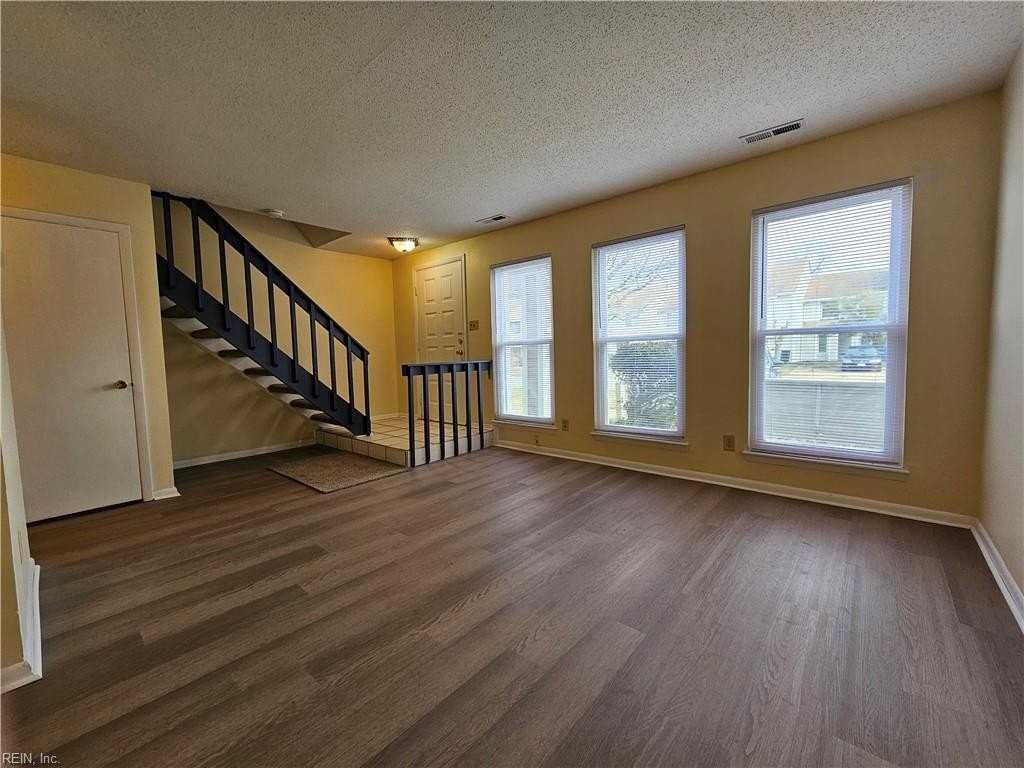 731 Woodbox Dr - Photo 2 of 18