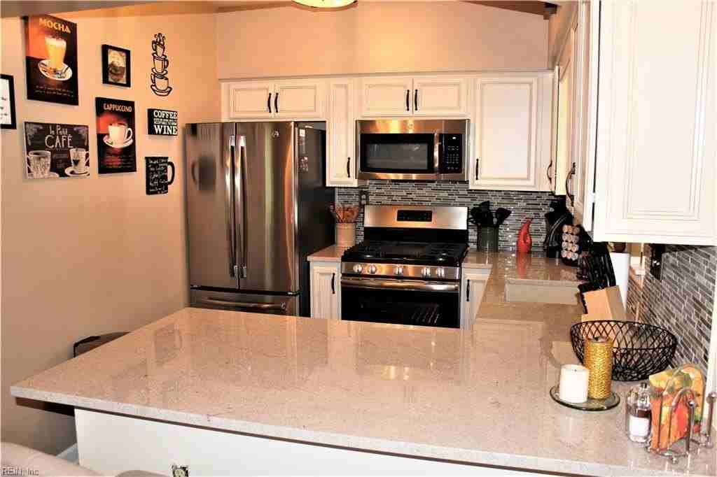 561 Kristy Ct - Photo 5 of 22