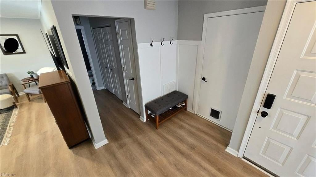 1480 Berkshire Dr - Photo 4 of 28