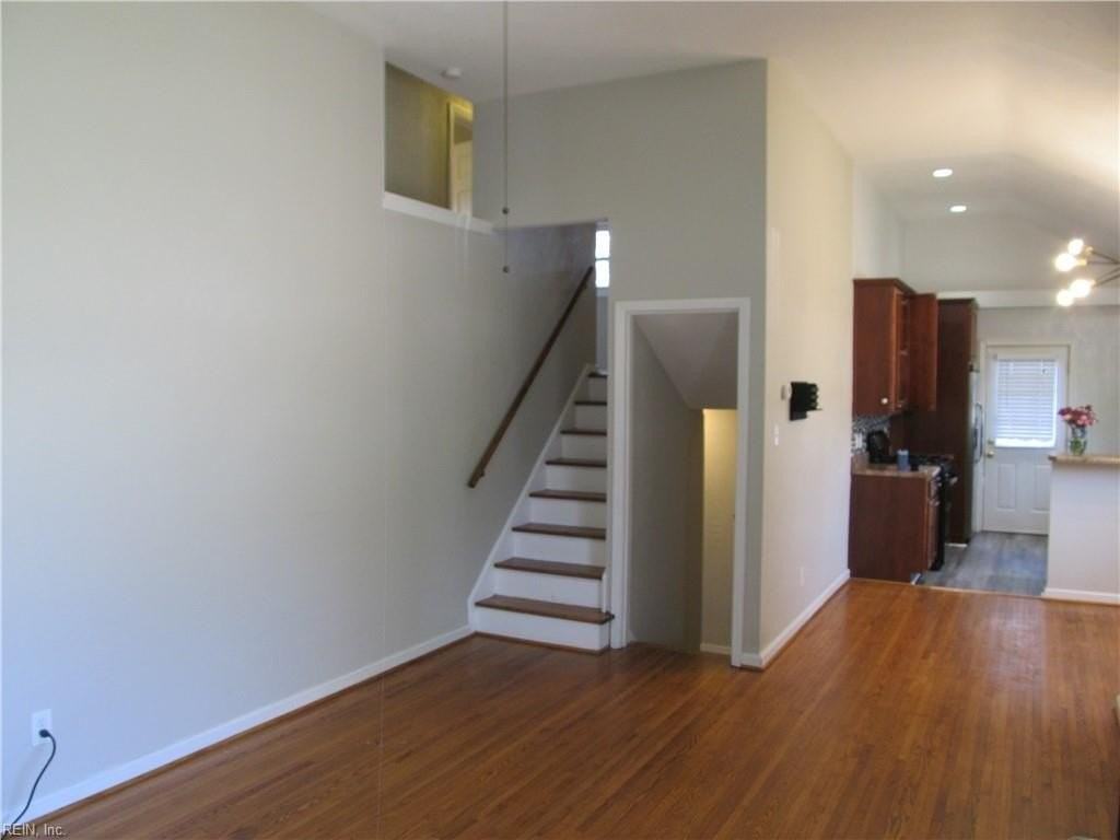 1645 Skyline Dr - Photo 5 of 41