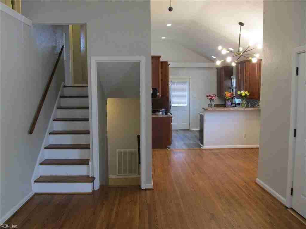 1645 Skyline Dr - Photo 6 of 41