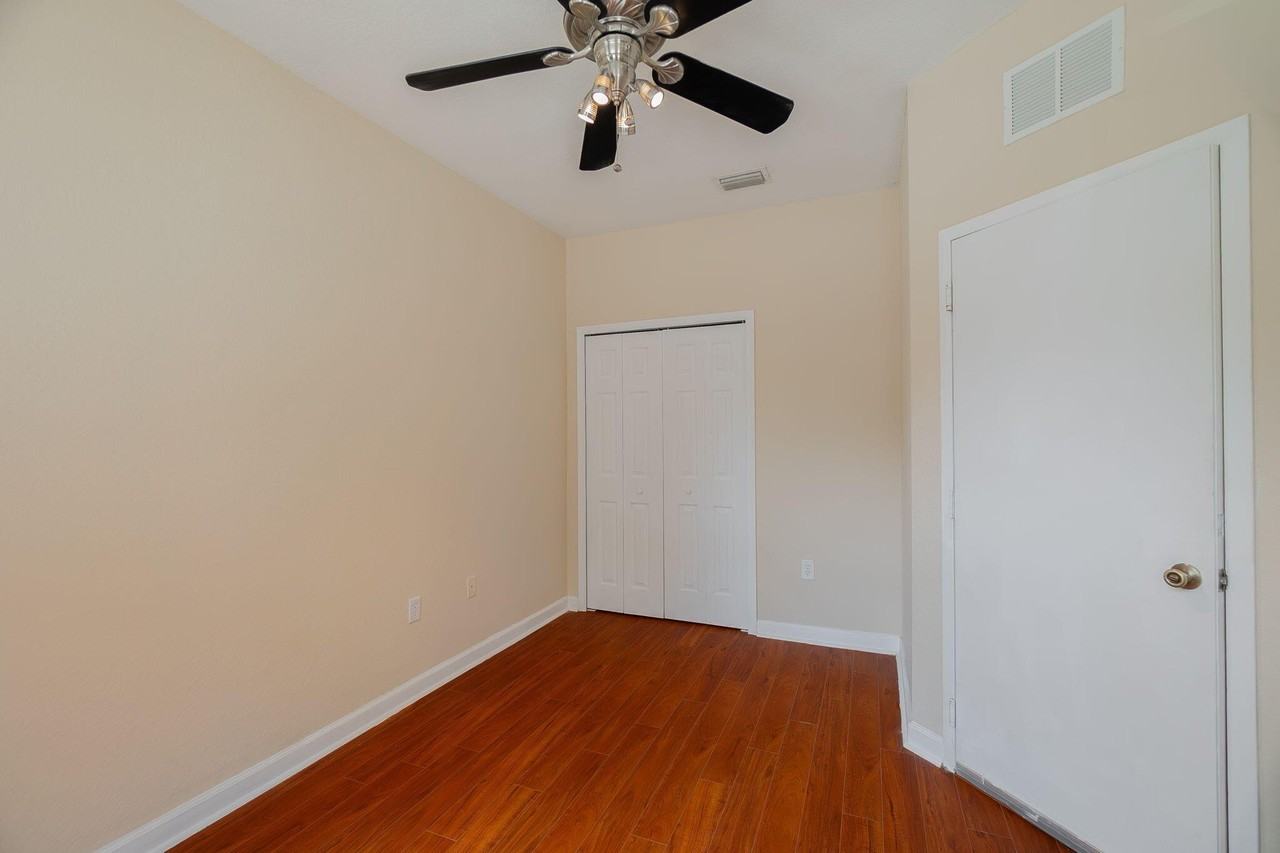 4004 Shoma Dr Unit 4004 - Photo 3 of 23