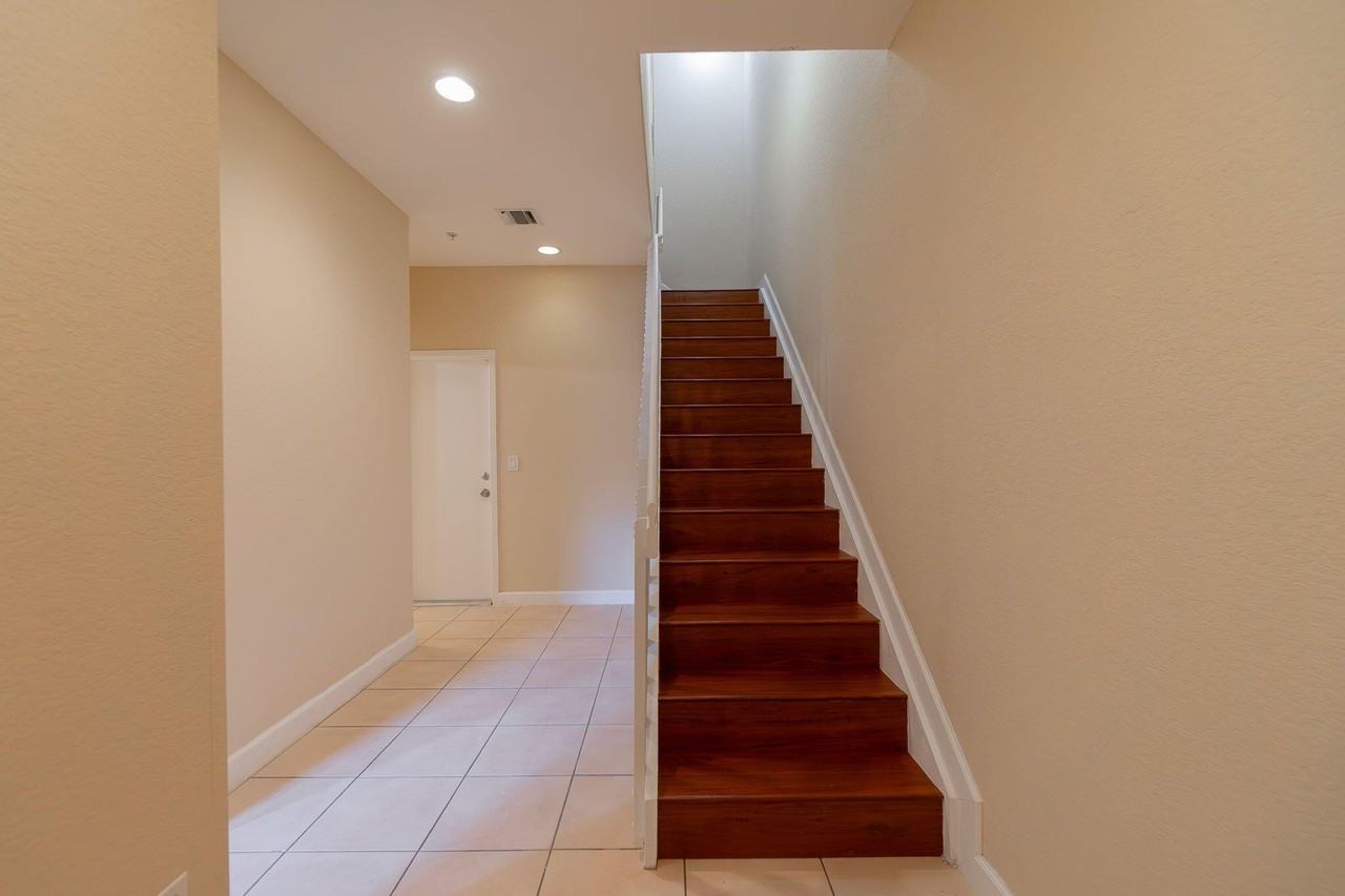 4004 Shoma Dr Unit 4004 - Photo 5 of 23