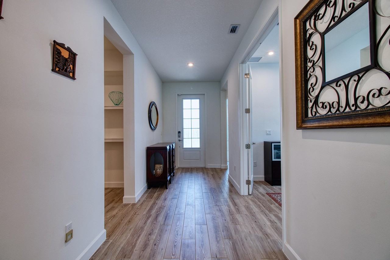 10407 Sw Aquila Way - Photo 7 of 50