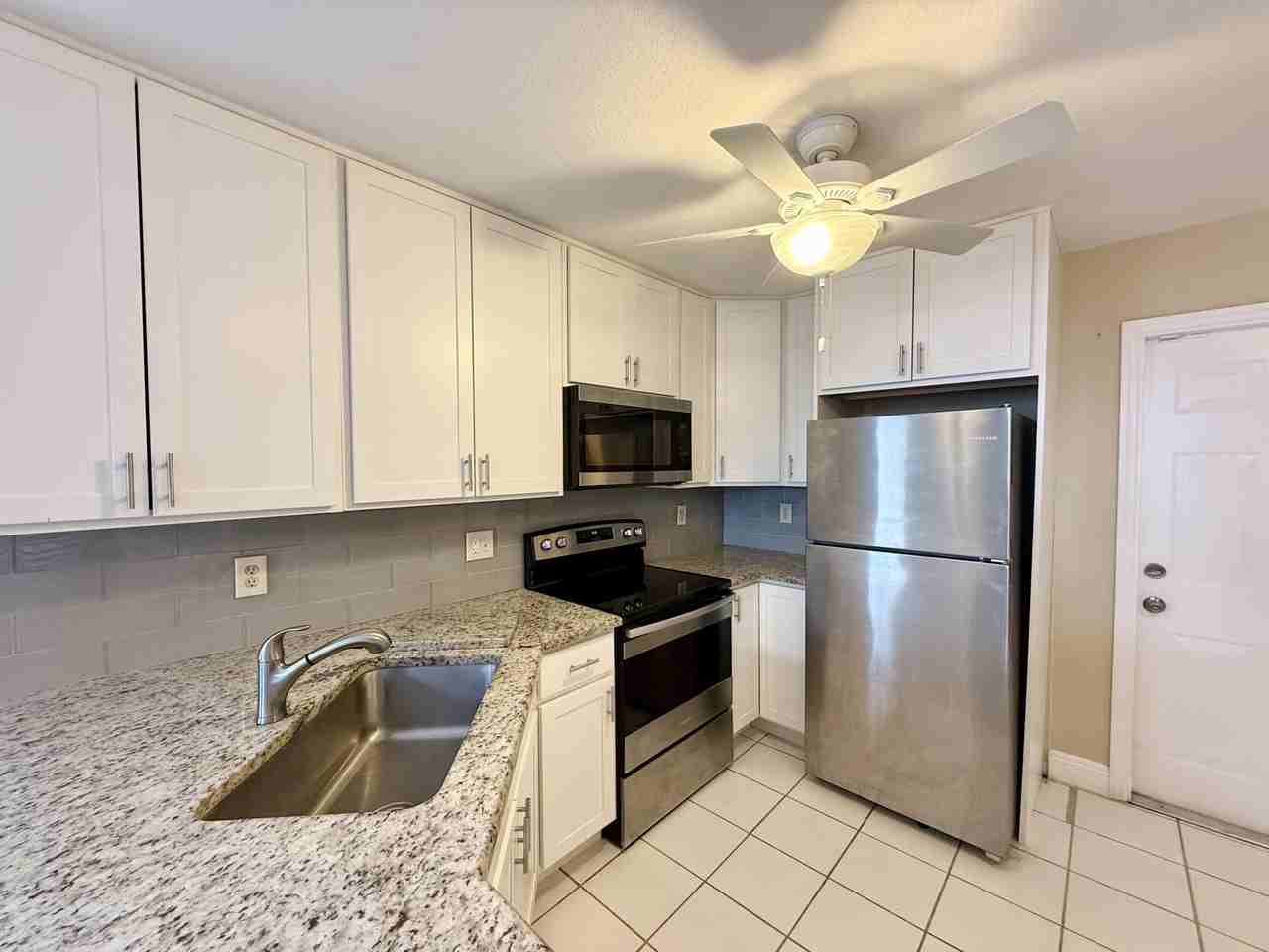 13614 Yarmouth Ct - Photo 4 of 27