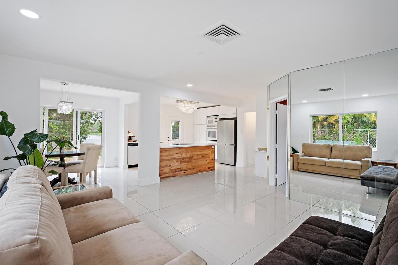 4030 Gem Lake Dr - Photo 4 of 20