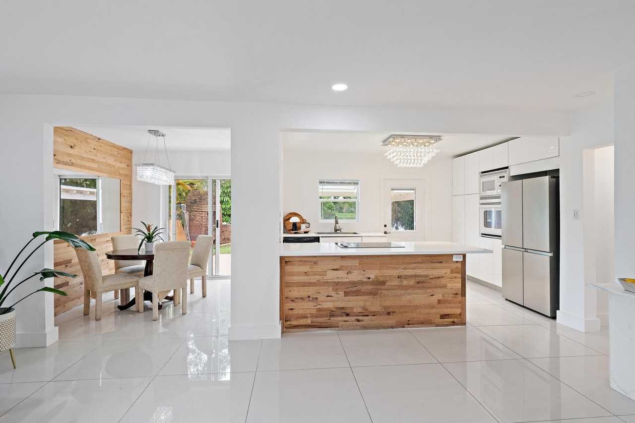 4030 Gem Lake Dr - Photo 5 of 20